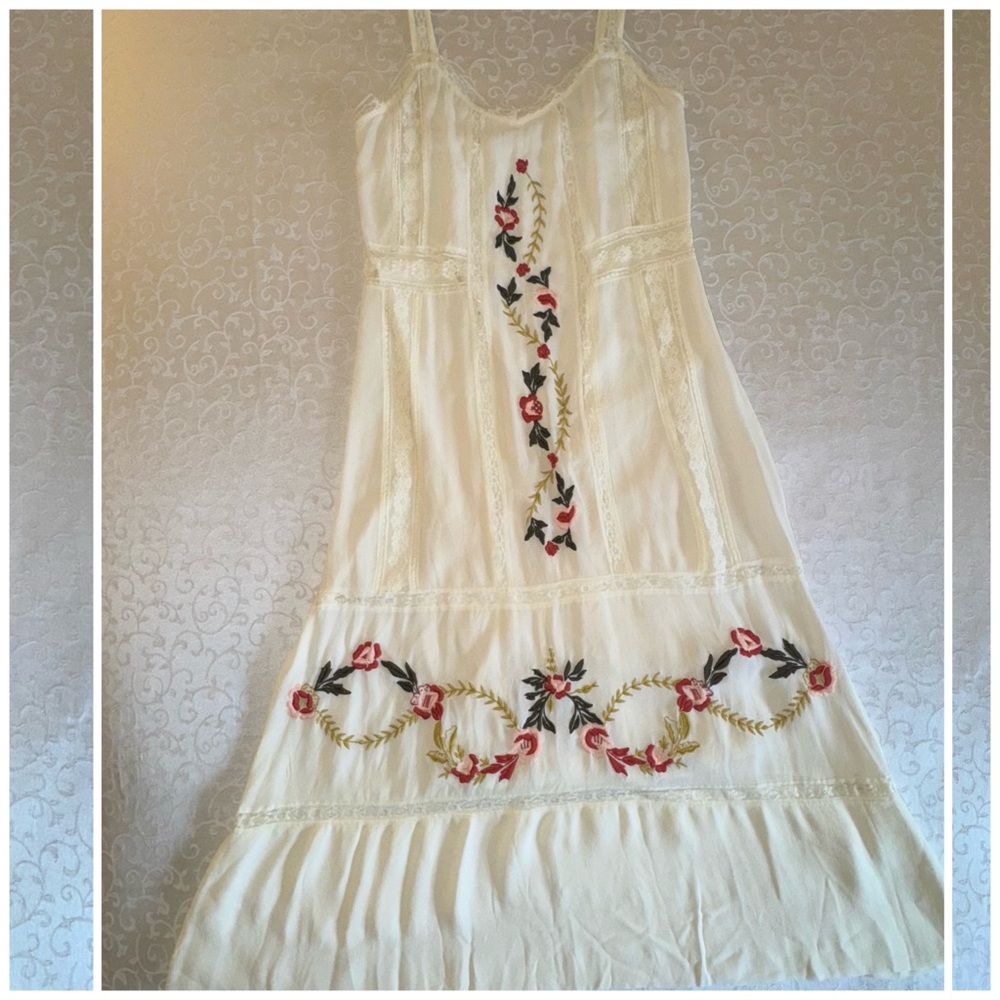 Nanette Lepore Embroidered Cream Boho Midi Dress Floral And Lace Accents Size 6 - Picture 13 of 16